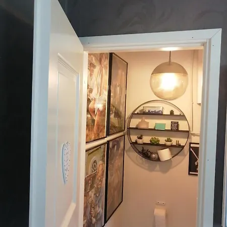 Apartmán Huone Kahdelle, Oma Sisaeaenkaeynti Ja Pysaekoeinti *