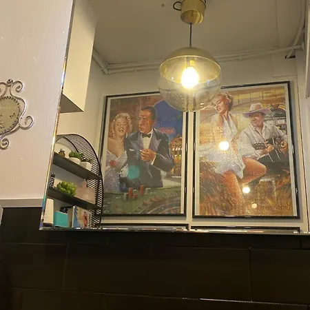 Huone Kahdelle, Oma Sisaeaenkaeynti Ja Pysaekoeinti Apartmán *