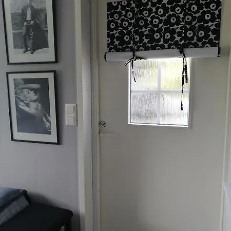 Apartmán Huone Kahdelle, Oma Sisaeaenkaeynti Ja Pysaekoeinti *