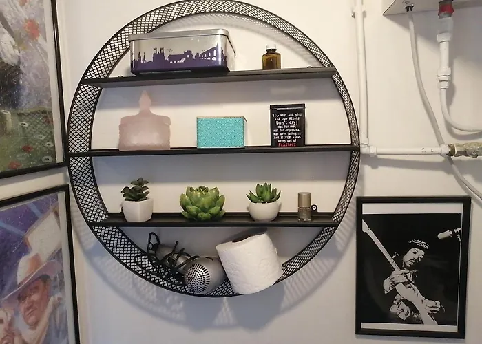 Huone Kahdelle, Oma Sisaeaenkaeynti Ja Pysaekoeinti Kajaani