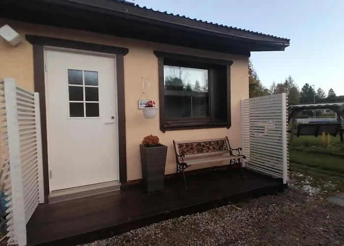 Huone Kahdelle, Oma Sisaeaenkaeynti Ja Pysaekoeinti Kajaani